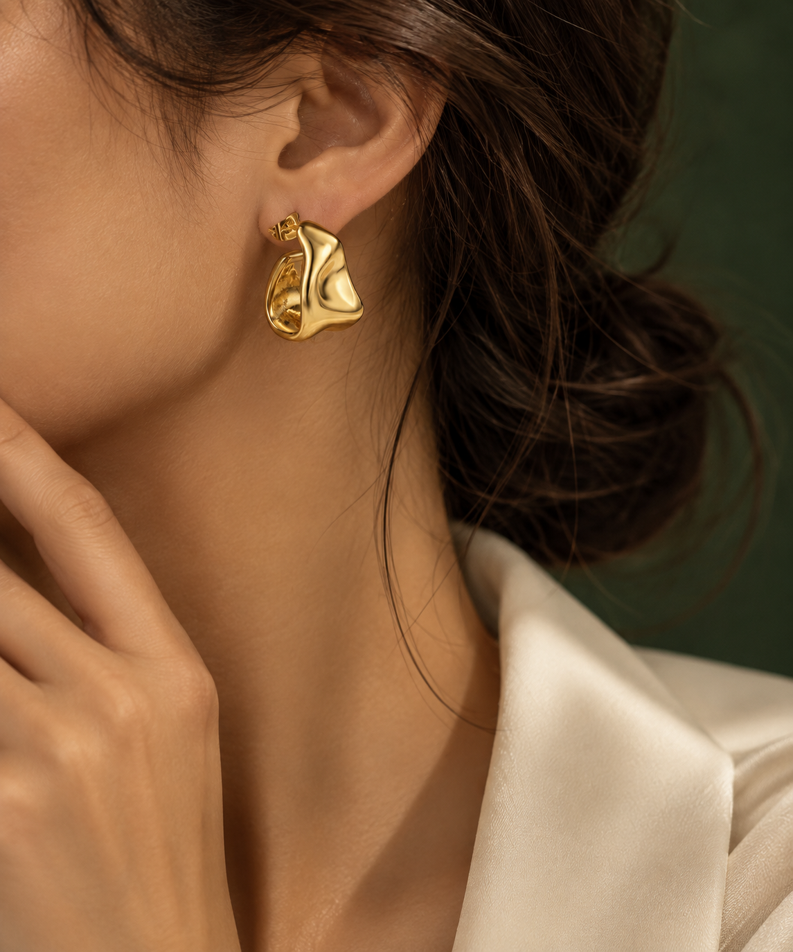 The Aria Hoops
