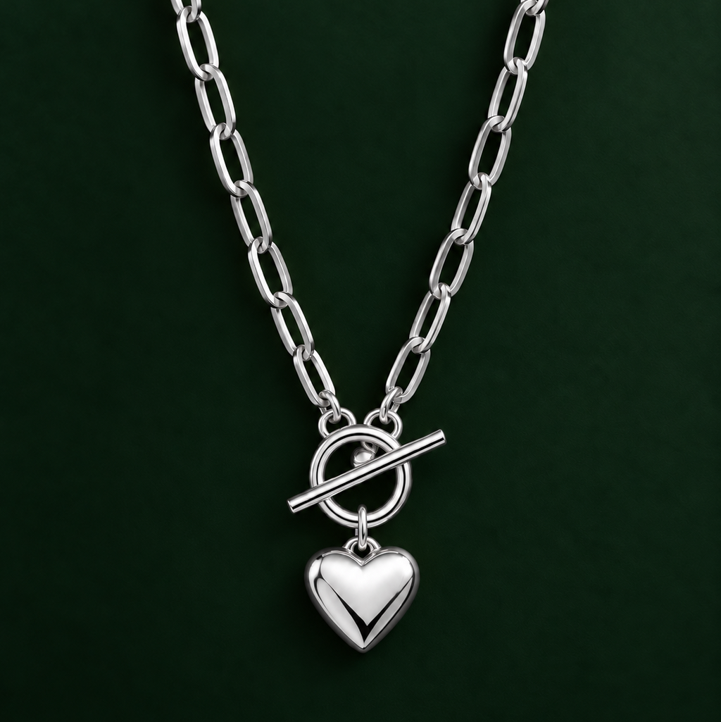 The Amora Necklace