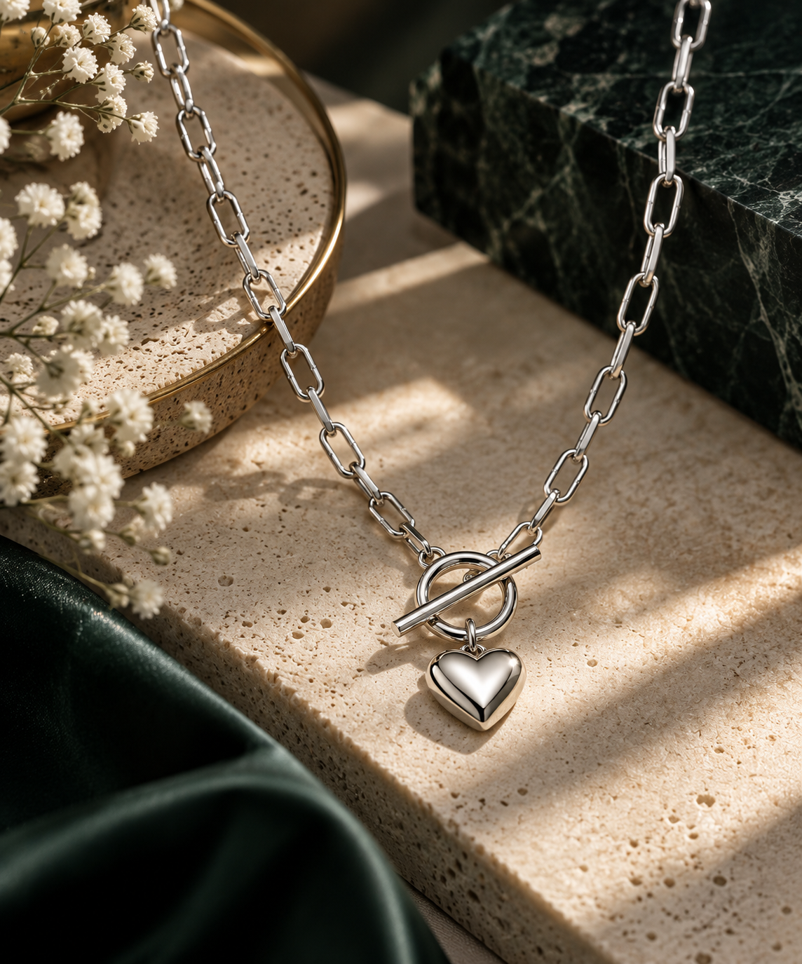 The Amora Necklace