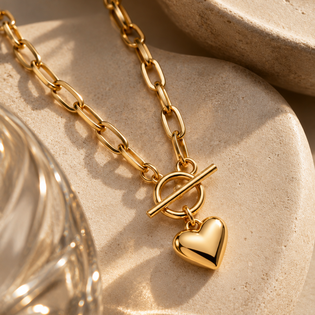 The Amora Necklace